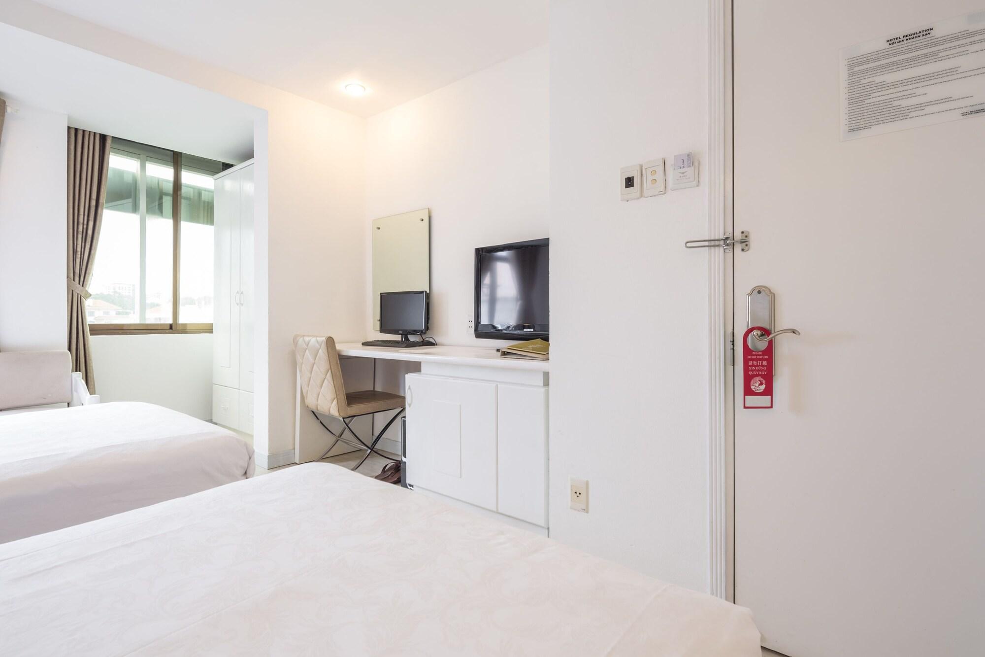 The White Hotel 8A Thai Van Lung Хошимін Екстер'єр фото