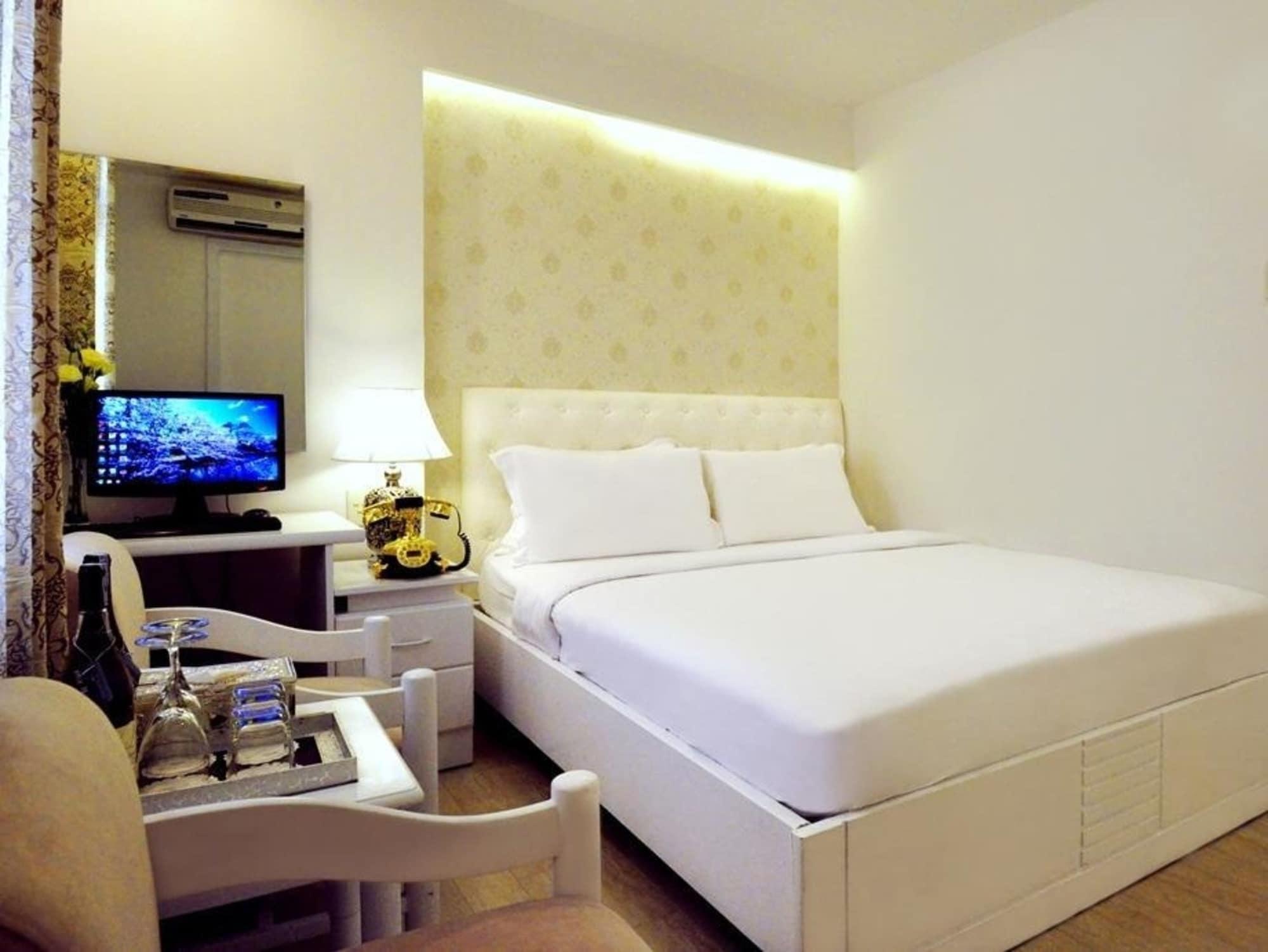 The White Hotel 8A Thai Van Lung Хошимін Екстер'єр фото