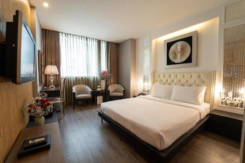 The White Hotel 8A Thai Van Lung Хошимін Екстер'єр фото