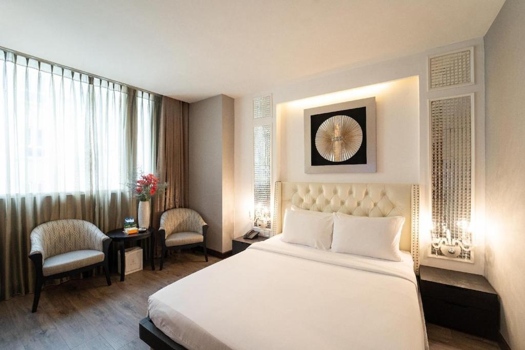 The White Hotel 8A Thai Van Lung Хошимін Екстер'єр фото