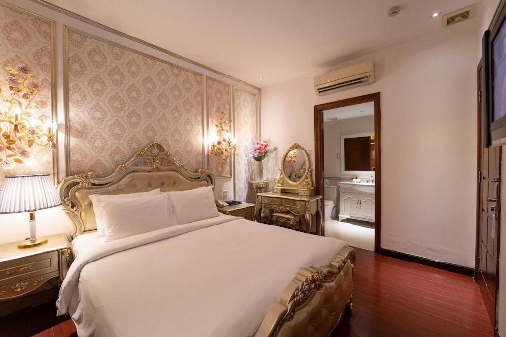 The White Hotel 8A Thai Van Lung Хошимін Екстер'єр фото