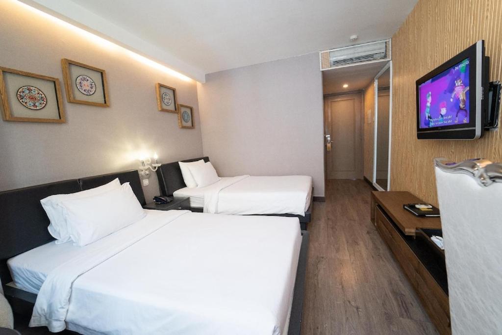The White Hotel 8A Thai Van Lung Хошимін Екстер'єр фото