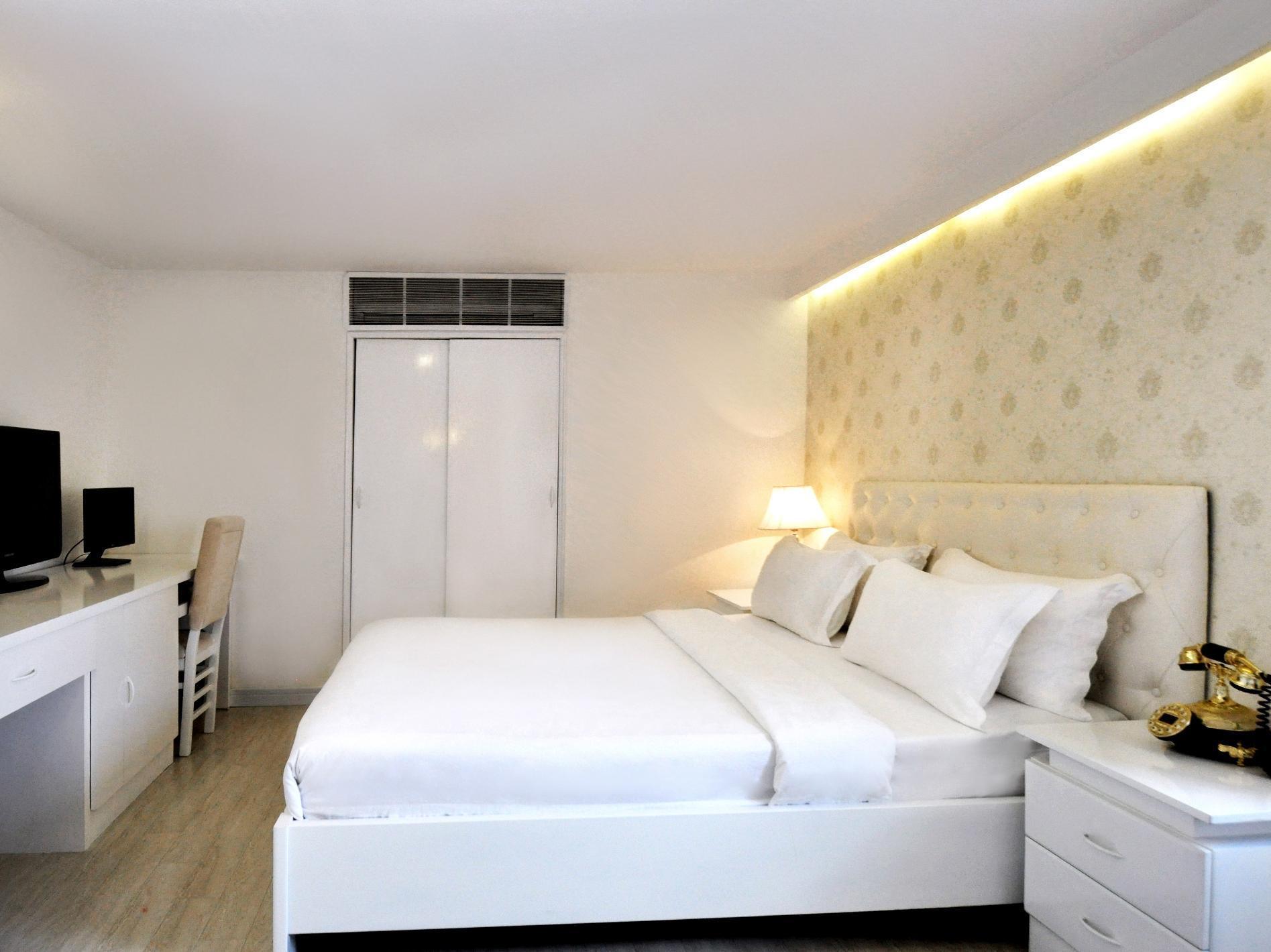 The White Hotel 8A Thai Van Lung Хошимін Екстер'єр фото