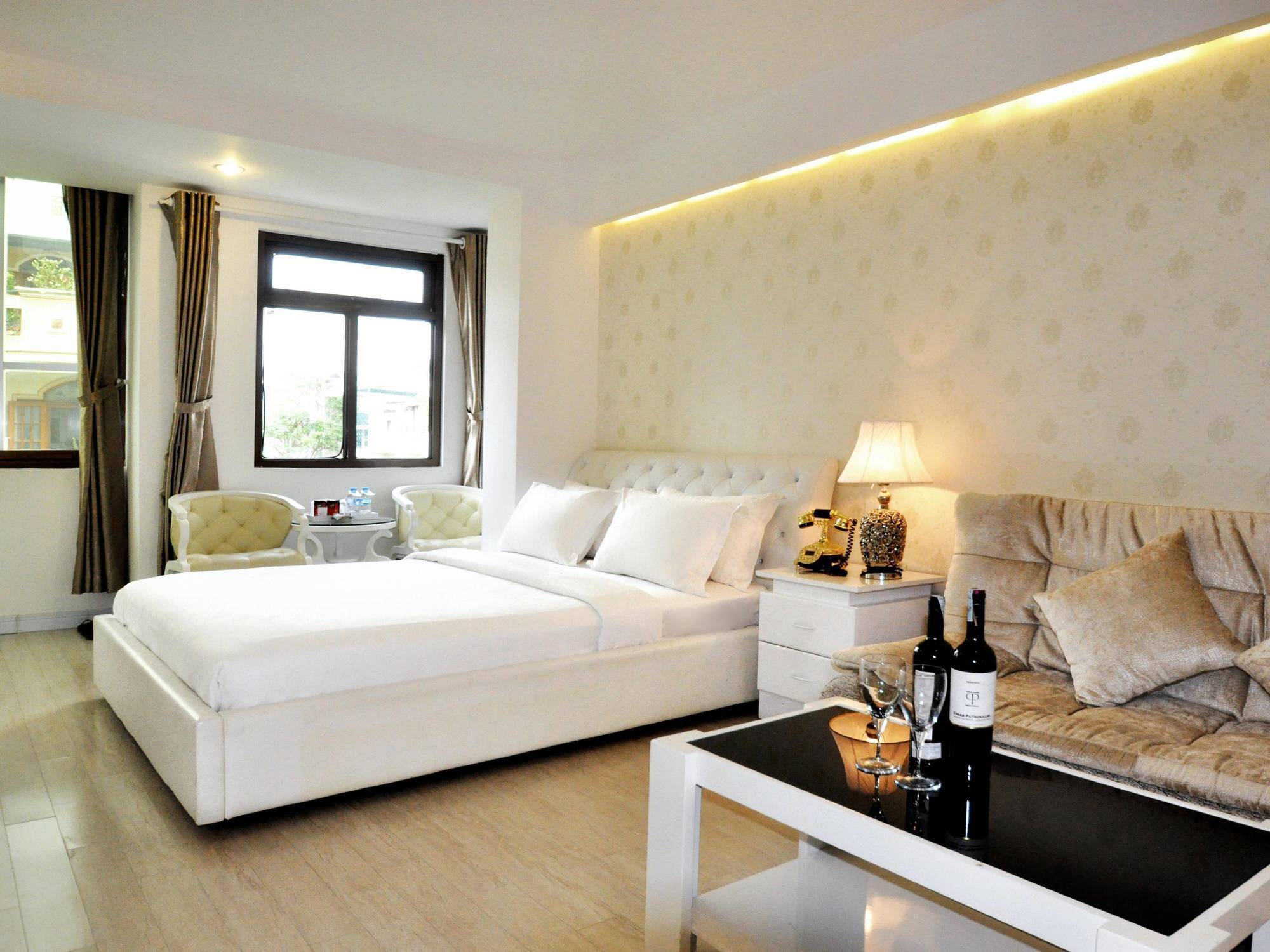 The White Hotel 8A Thai Van Lung Хошимін Екстер'єр фото